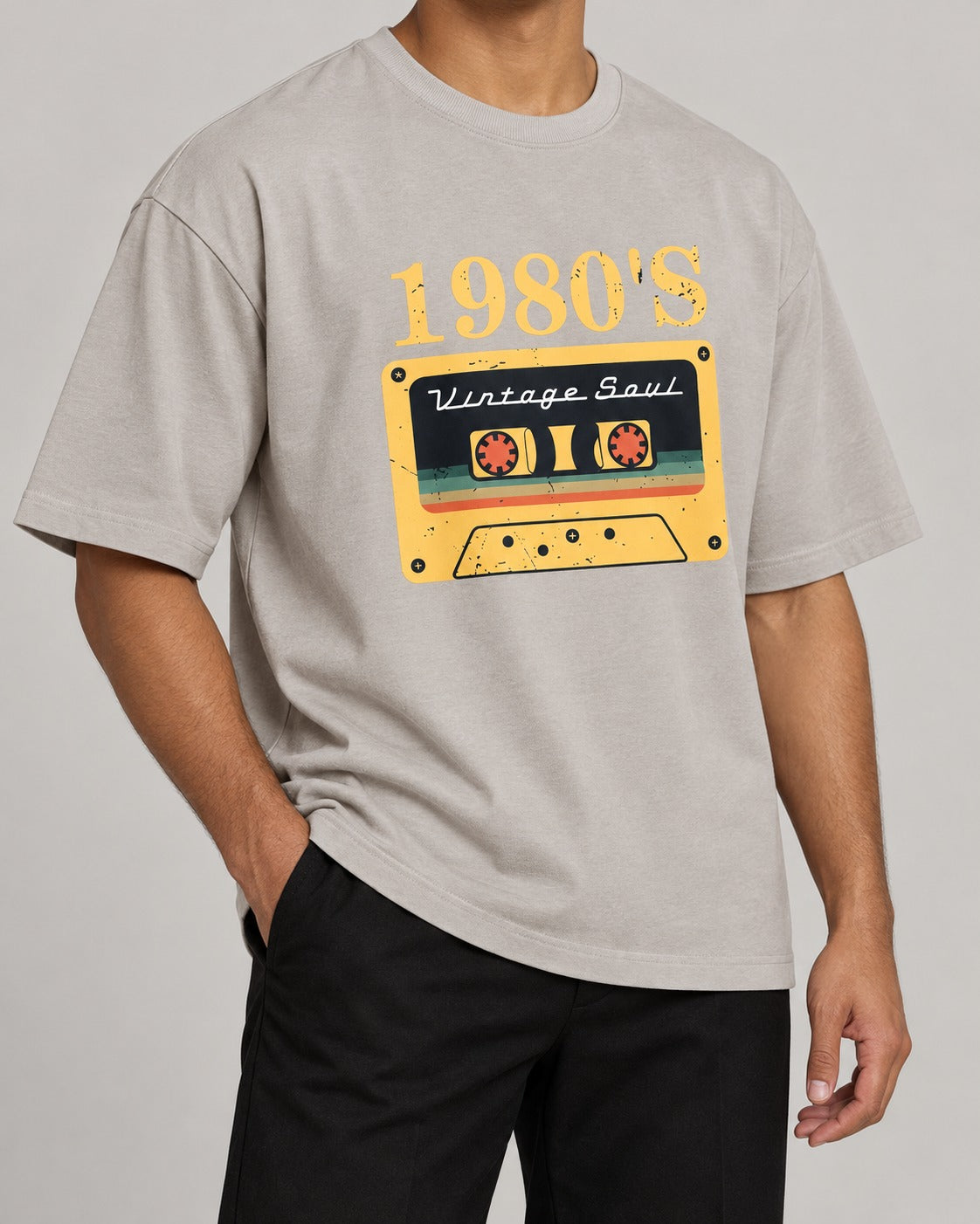 80'er Classic Bomulds T-shirt med Grafik og Sænkede Skuldre - Lysegrå